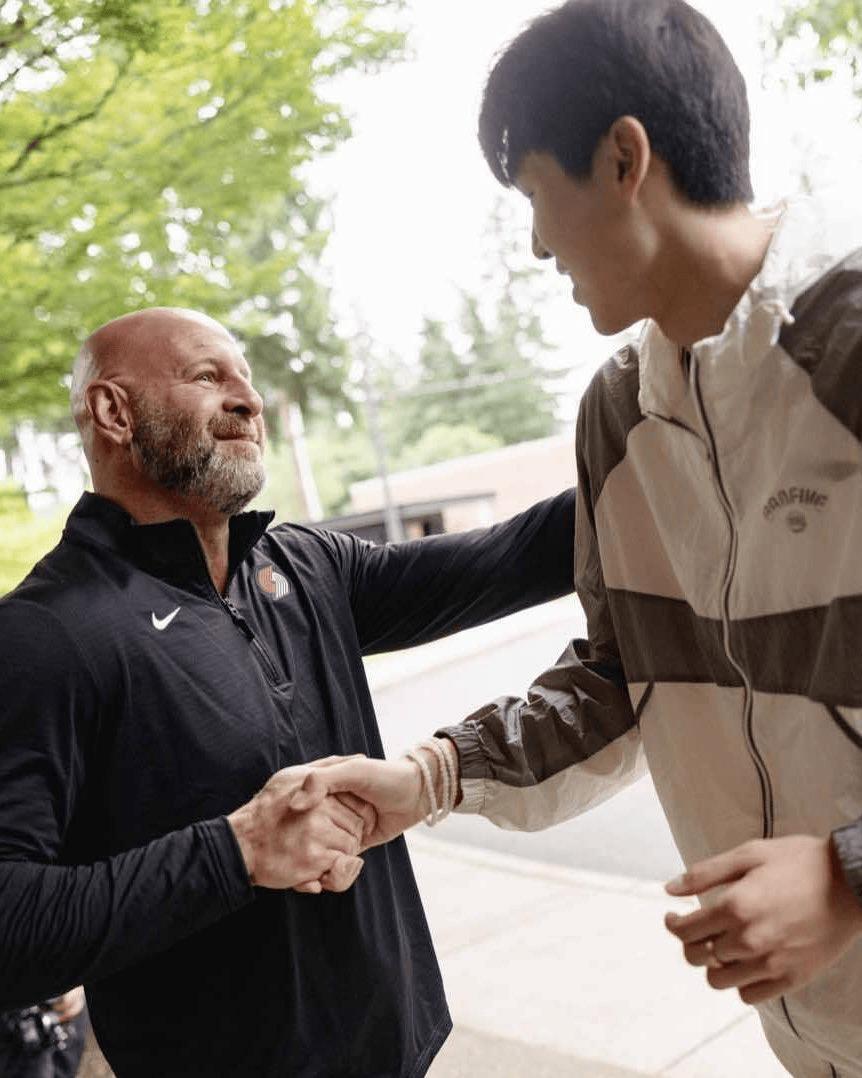 杨瀚森在洛杉矶训练最新视频！训练营强化训练，杨瀚森又进步了